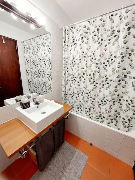 Charming Avenue Apartment Faro Bagian luar foto